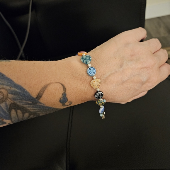 Faux Murano Glass Heart Bracelet - Picture 2 of 5